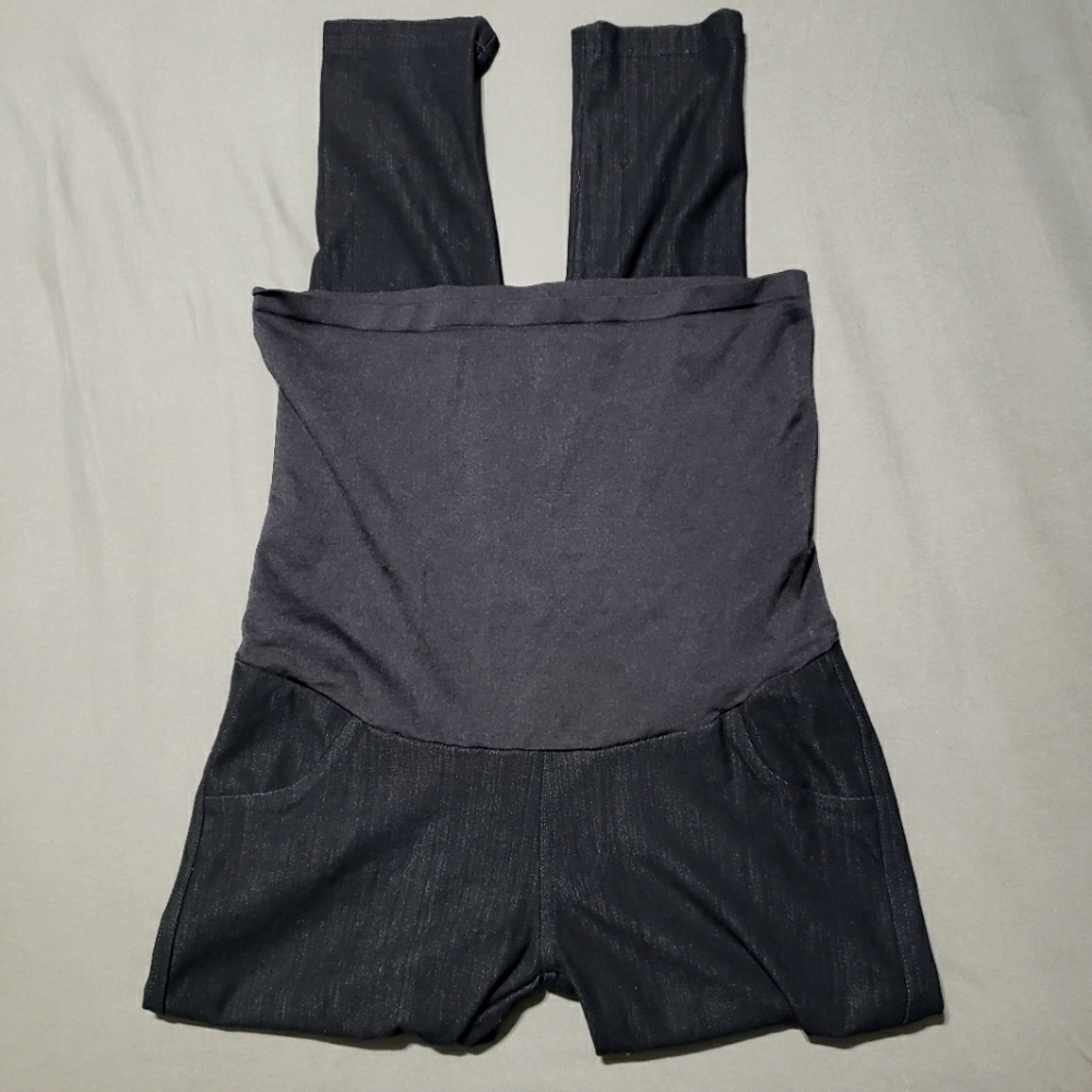 Maternity jeggings in soft black fabric